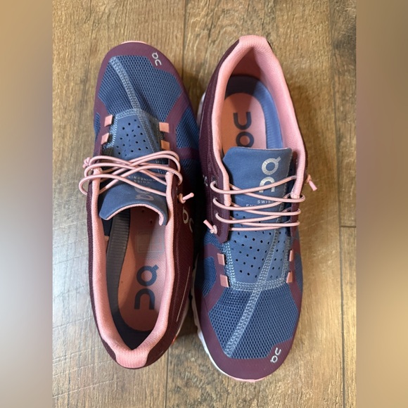 On Cloud Women's Running Shoes Mulberry/Velvet Women Sz 8.5 - Picture 7 of 8
